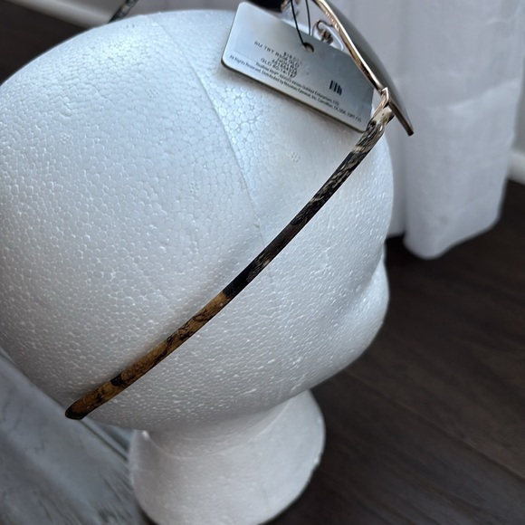 Realtree Polarized 100% UVA/UVB protection sunglasses, camo print arm,gold frame - Picture 6 of 11